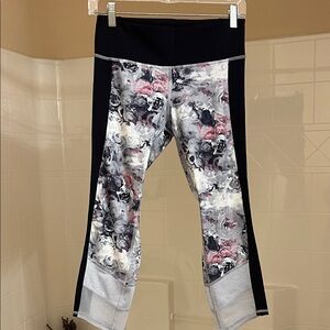 Lululemon Athletica Women's Floral Leggings - Black, Gray, Pink